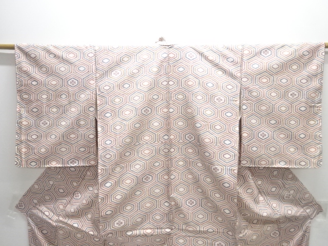  重ね亀甲模様本場大島紬着物(染)